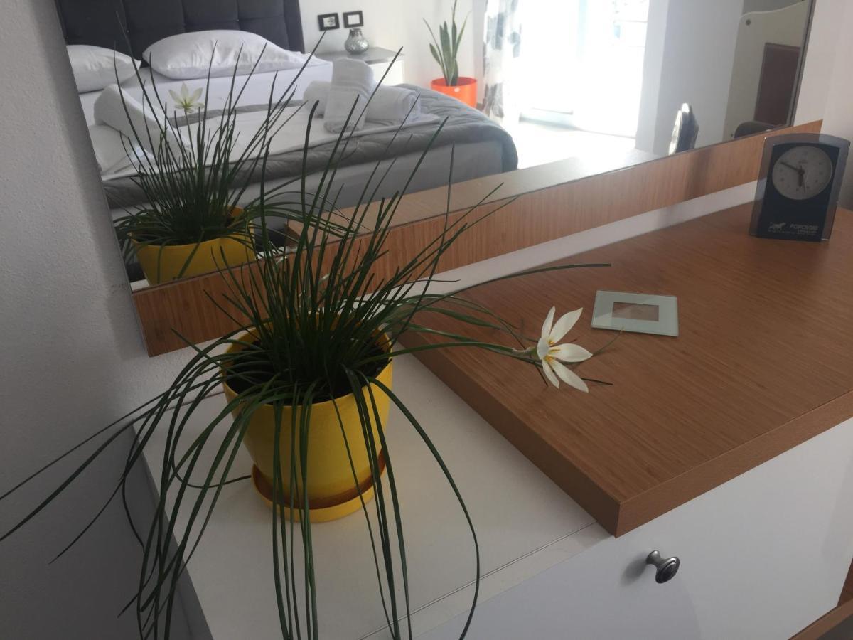 Guest'S Apartament Pogradec Exterior foto
