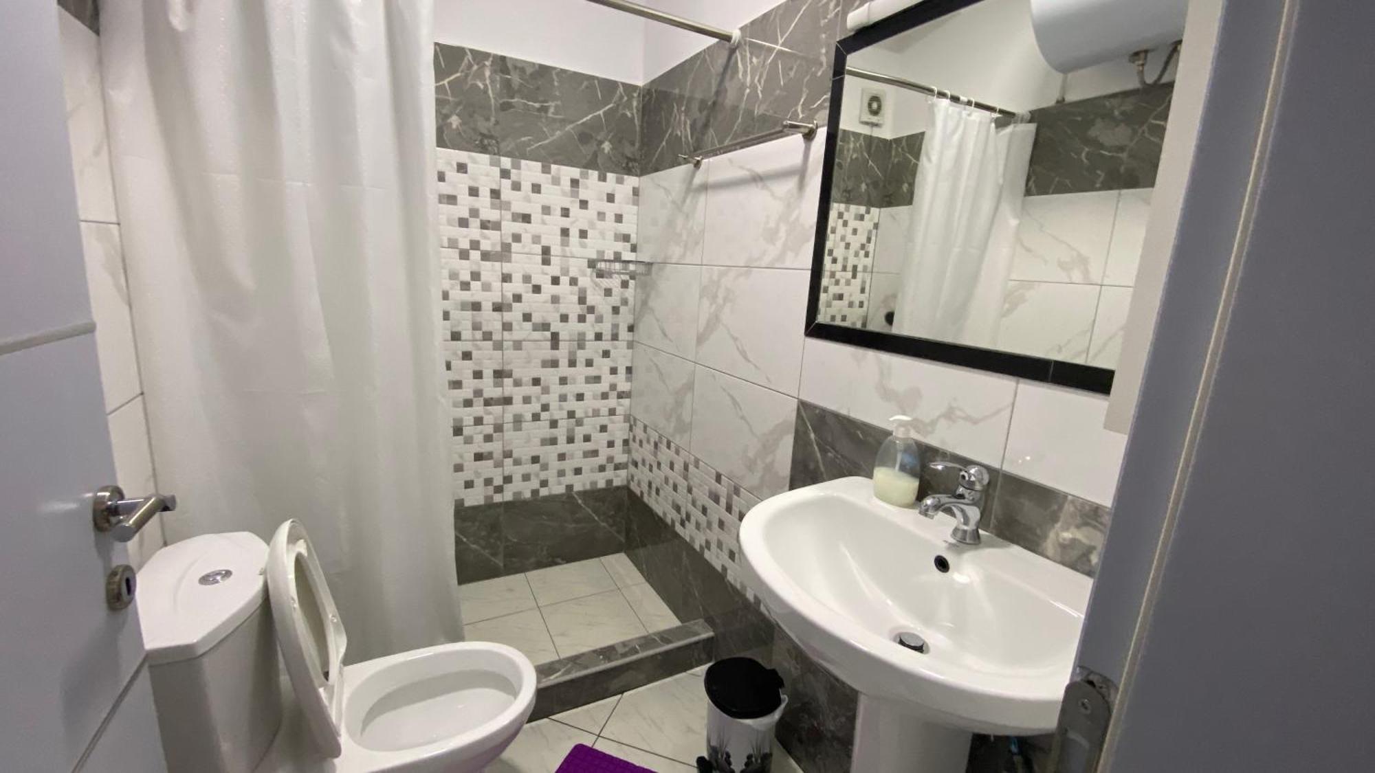 Guest'S Apartament Pogradec Exterior foto