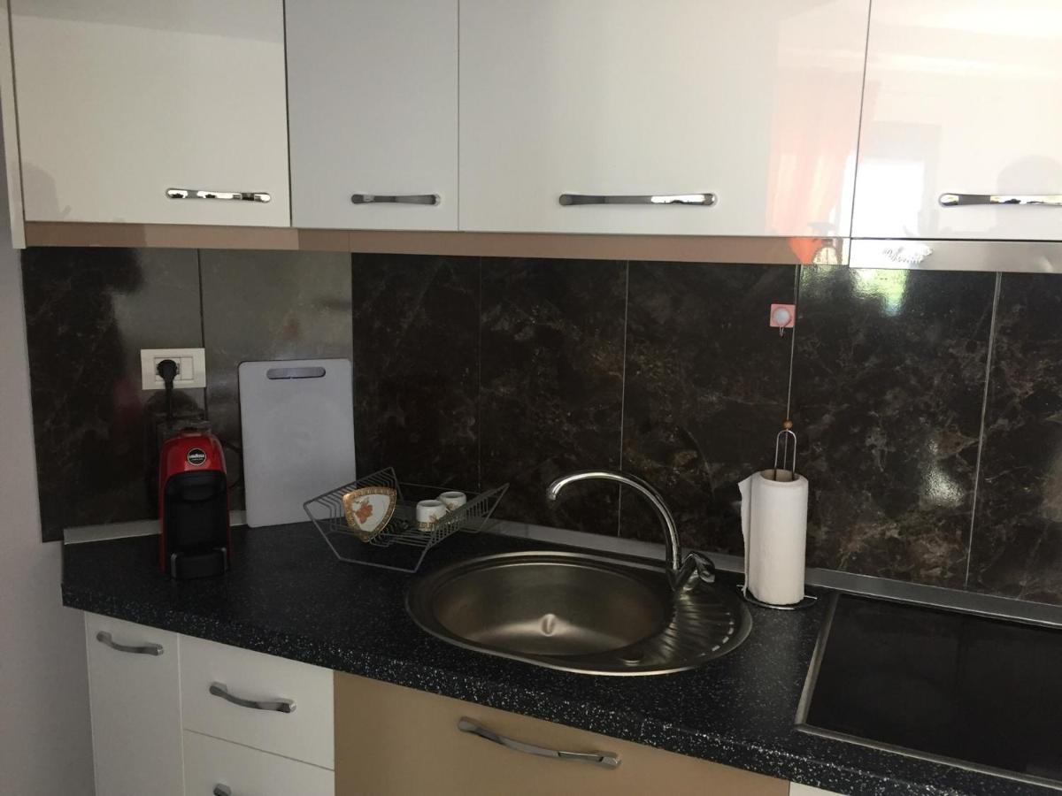 Guest'S Apartament Pogradec Exterior foto